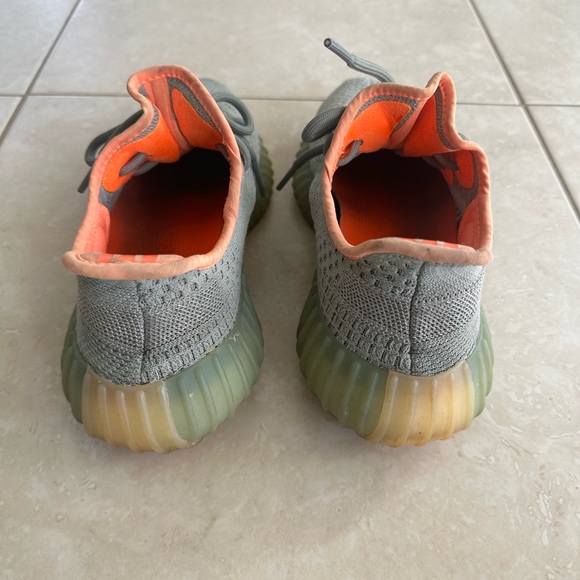Yeezy Boost - Picture 6 of 8
